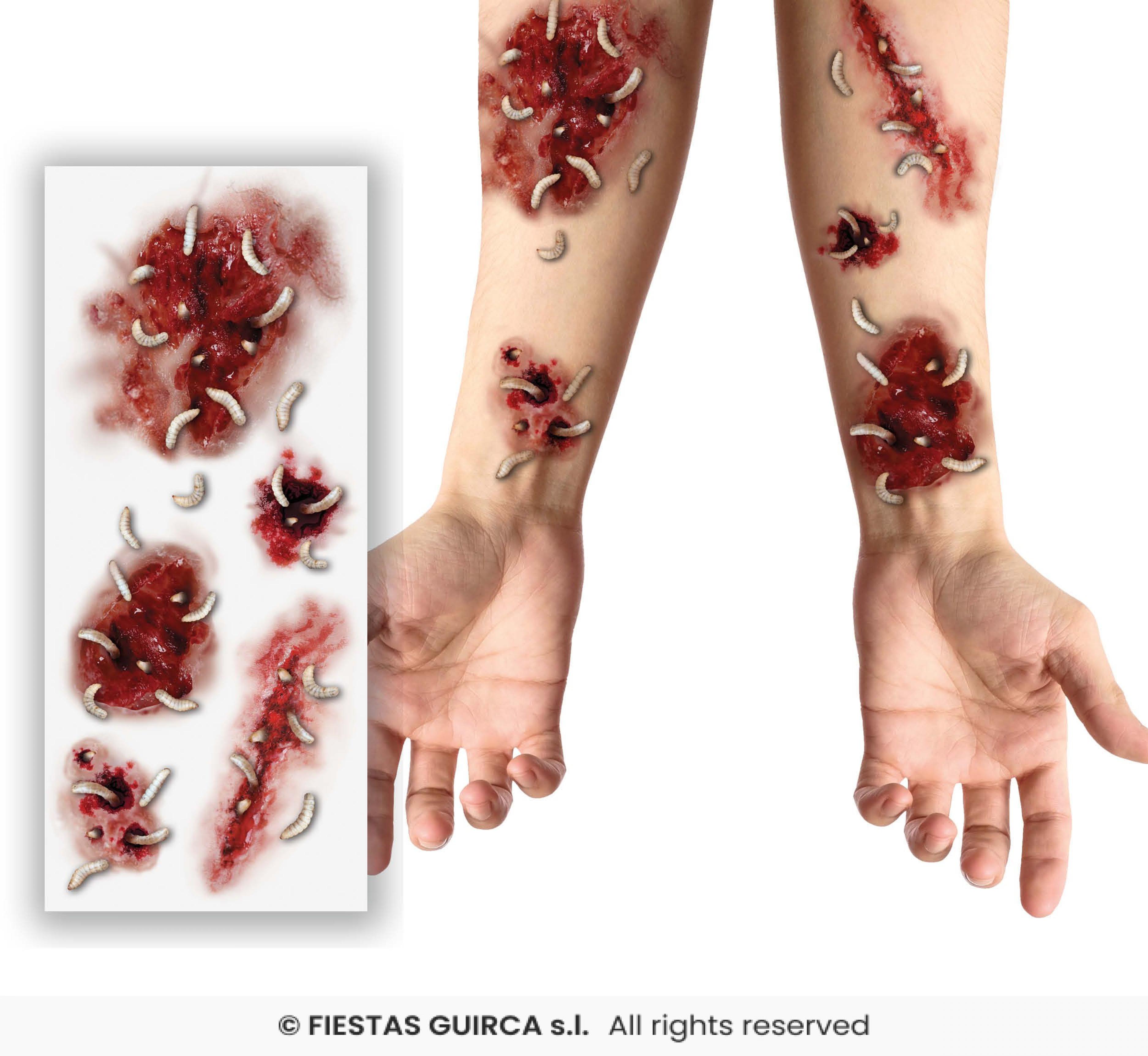 Tatouages blessures vers asticots sous la peau