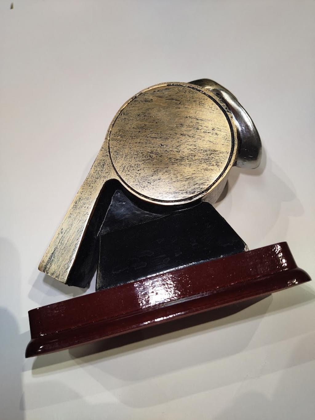 Trophée en résine 10cm arbitre football