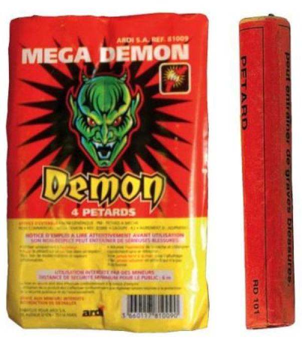 1 paquet de 4 pétards Mega Démon
