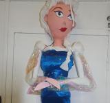 Pinata Elsa reine des neiges fabric. locale